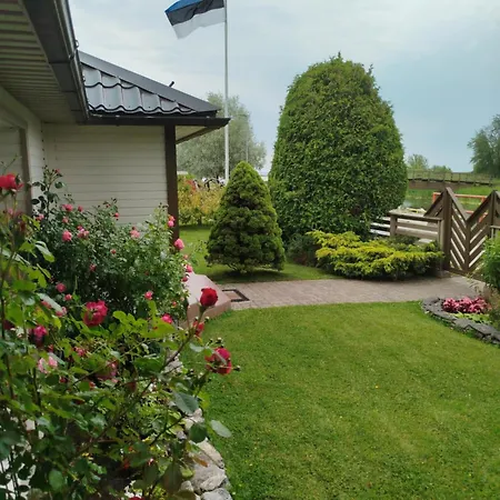 Lootsi Puhkemaja Holiday home Kuressaare